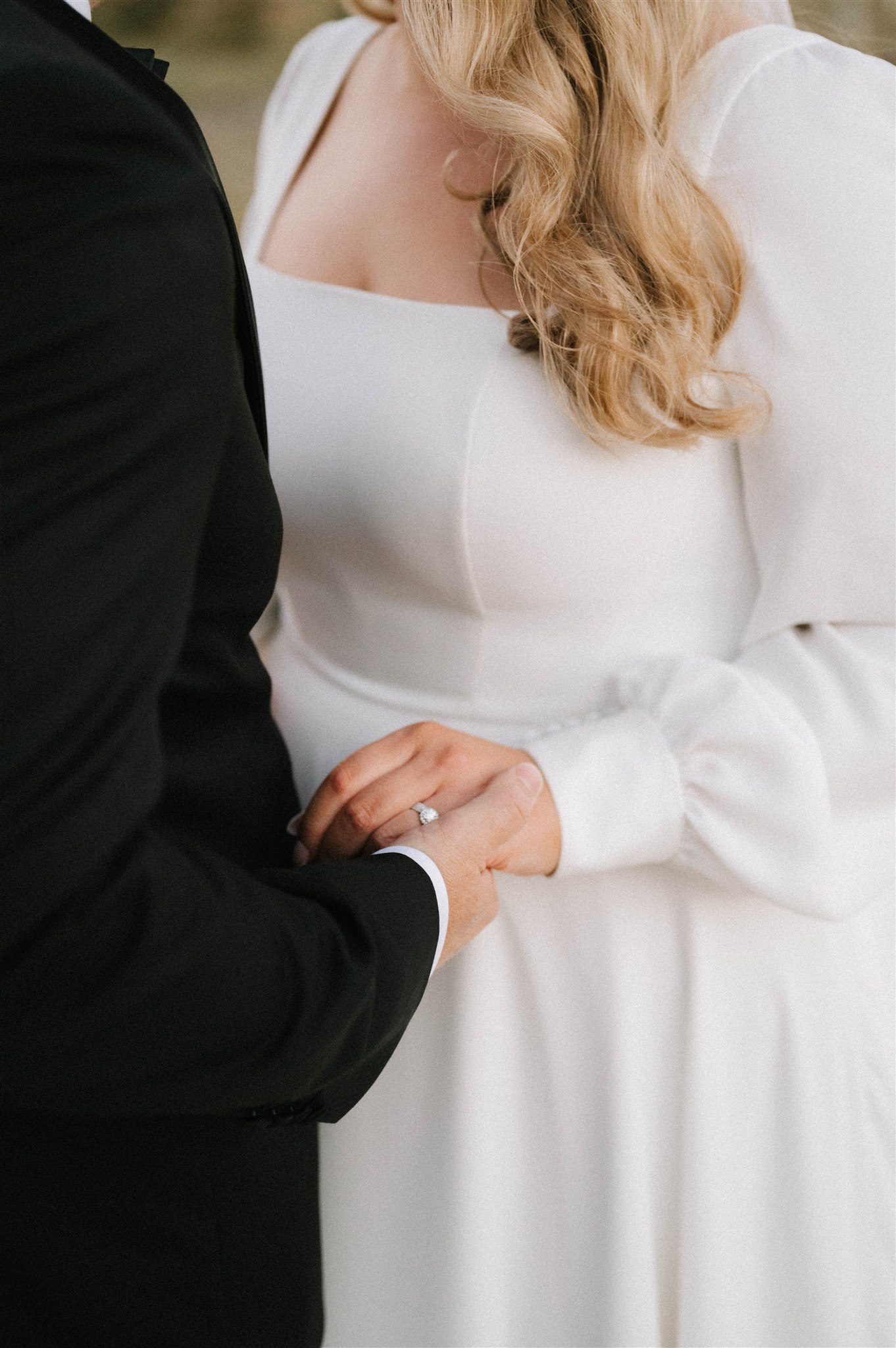 Gold Light Photography. Goldings Winery Wedding Mclaren Vale, styled by The Modern Approach. Flowers Stemhaus