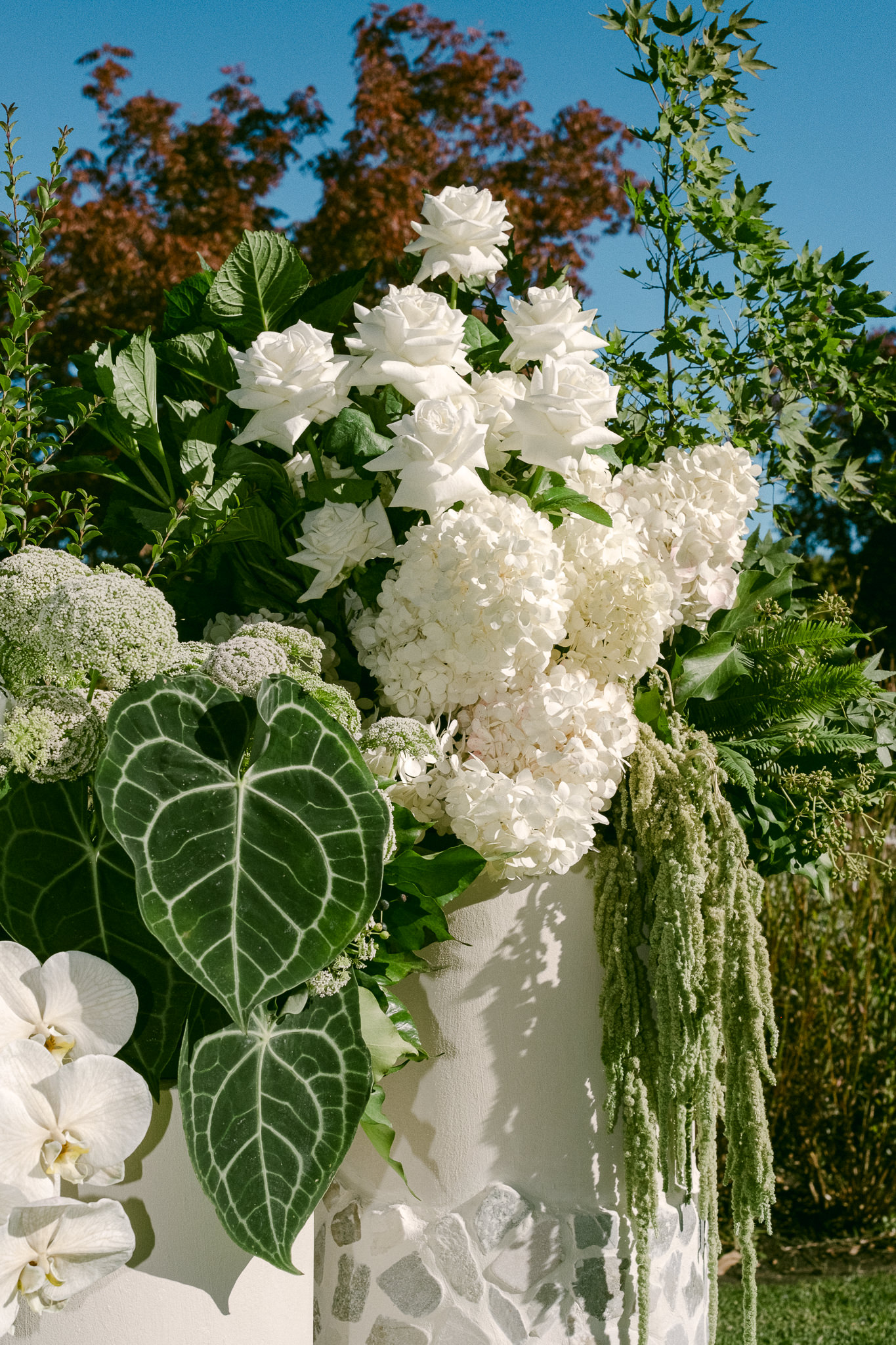 Evka Weddings Goldings Winery Wedding Mclaren Vale, styled by The Modern Approach. Flowers Stemhaus
