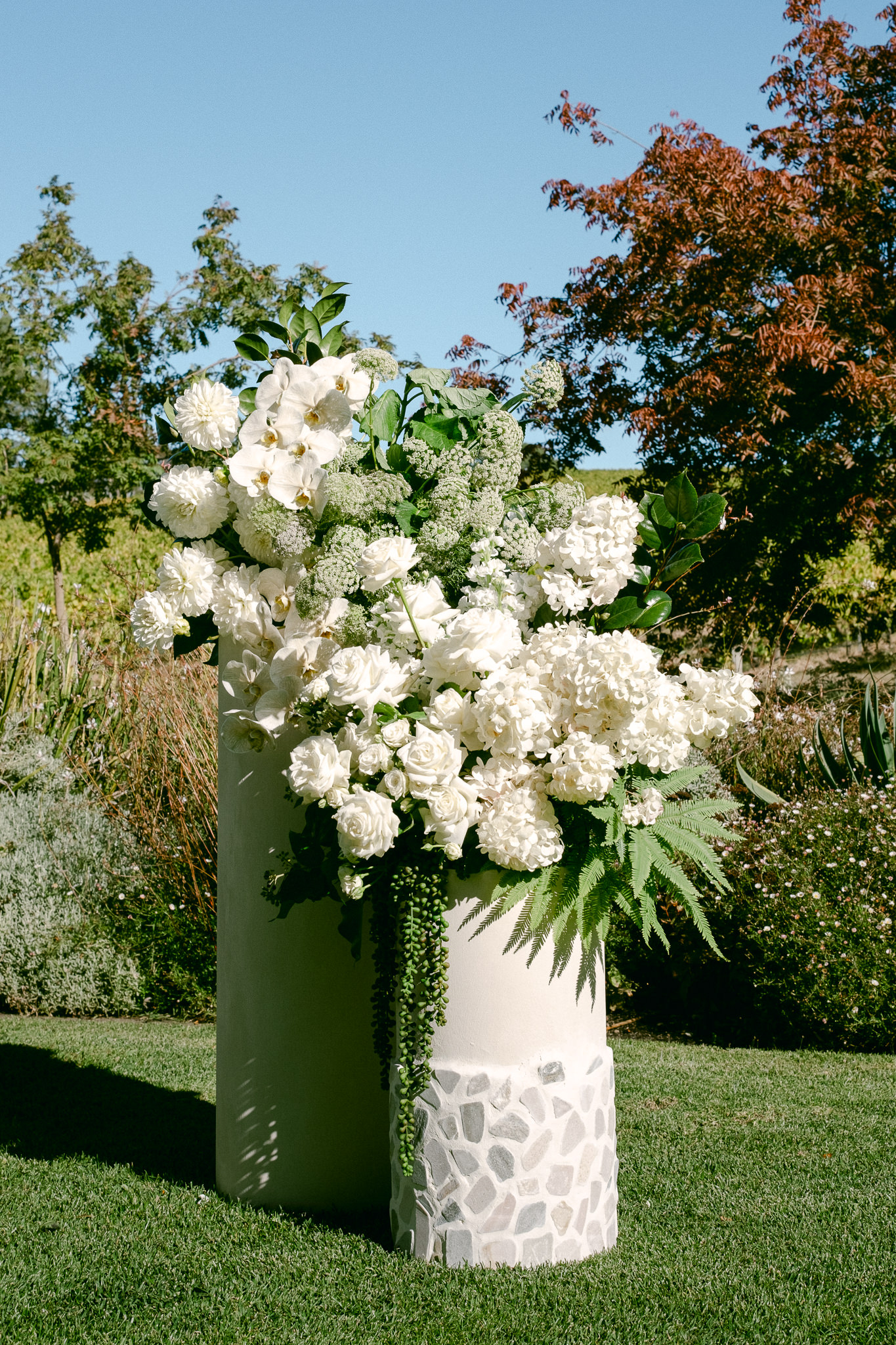 Evka Weddings Goldings Winery Wedding Mclaren Vale, styled by The Modern Approach. Flowers Stemhaus