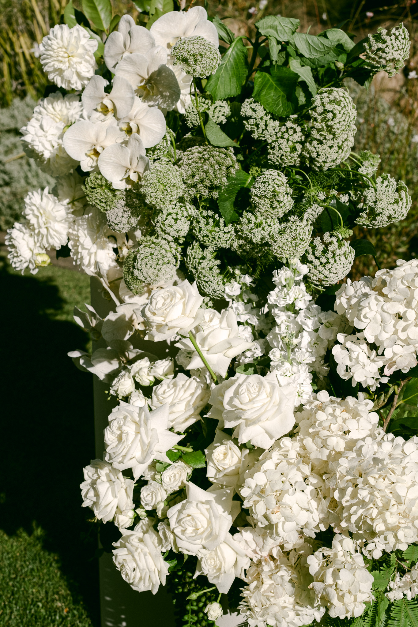 Evka Weddings Goldings Winery Wedding Mclaren Vale, styled by The Modern Approach. Flowers Stemhaus