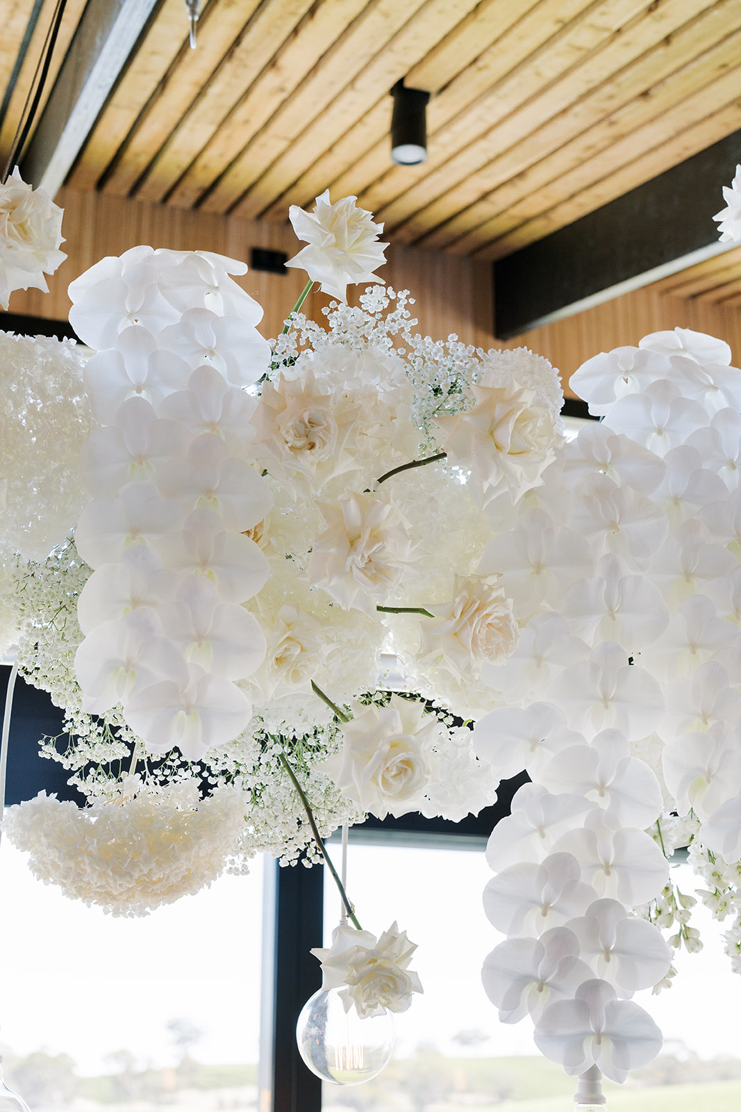 White Wedding at Longview Winery styled by The Modern Approach. Photographed by Emma Faith Photography